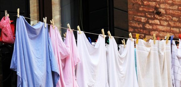 [Interview] Adrien, du site Cowash, vous explique comment gagner 50 € par semaine en … lavant le linge de vos voisins.