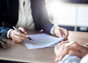 Les questions auxquelles vous devez vous préparer pour un entretien professionnel et comment y répondre.
