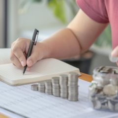 Pourquoi et comment mettre de l’argent de côté pour les jours difficiles ?