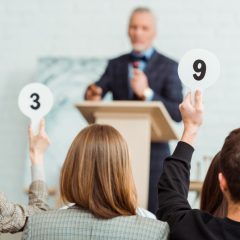 Les enchères de colis perdus : Un moyen inattendu de gagner de l’argent