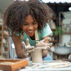Monétiser Votre Passion : Le guide pour vendre vos créations personnelles