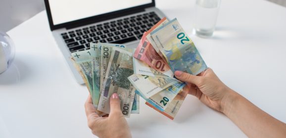 Gagner de l’argent en aidant les autres : services et plateformes