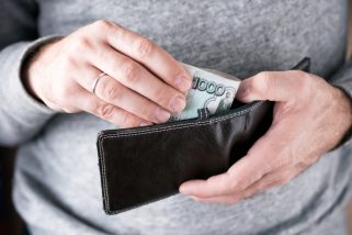 Les astuces simples pour vivre mieux avec le même salaire