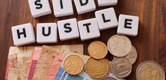 Side hustle : 5 activités à lancer avec moins de 100€